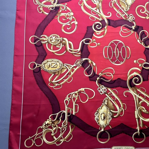 Hermès Red and Gold Silk Scarf - Picture 2 of 14